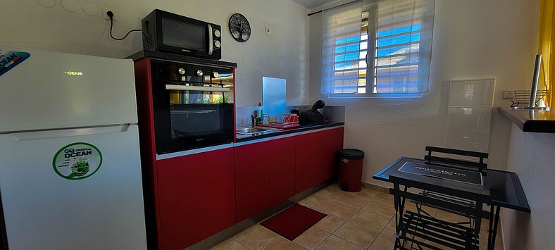 Apartment Cayenne Chic Elegant Design with Tropical Wood