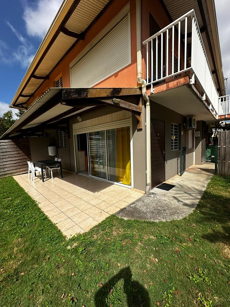 Appartement Cayenne Chic Design Élégant en Bois Tropical