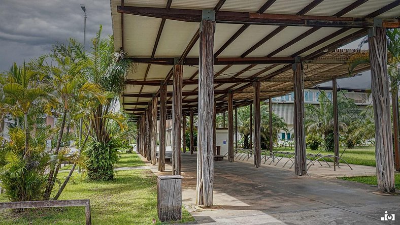 Appartement Cayenne Chic Design Élégant en Bois Tropical